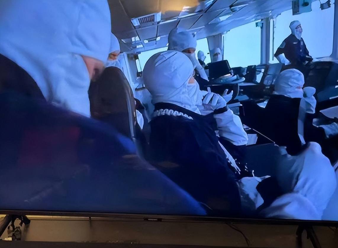 战士为何全戴神秘面罩?危急关头可救命j9九游会网址是什么对台演习中我海军(图6) 战士为何全戴神秘面罩?危急关头可救命j9九游会网址是什么对台演习中我海军(图6)